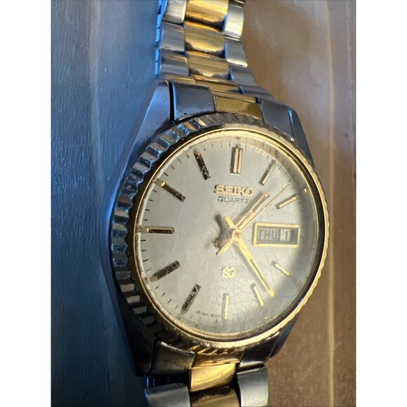 VTG Seiko SQ Watch Women 25mm White Dial Two Tone Daydate 3E23-0A69 Defect - Picture 3 of 11